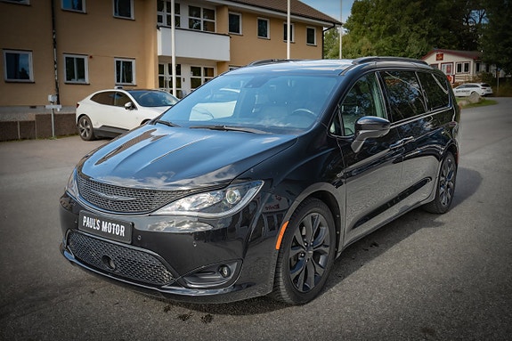 Chrysler Pacifica 3 of 25