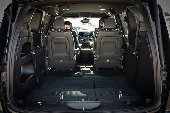 Chrysler Pacifica 25 of 25