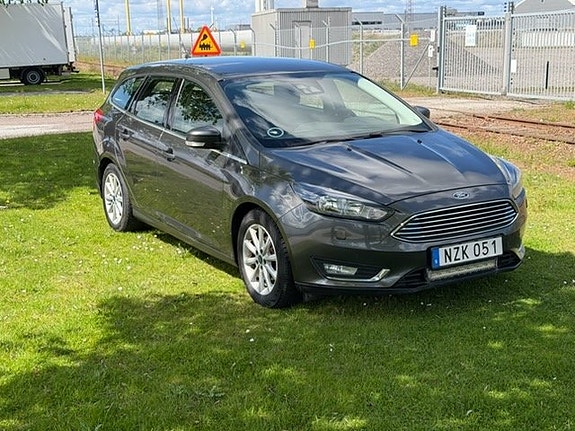 Ford Focus 2 of 8