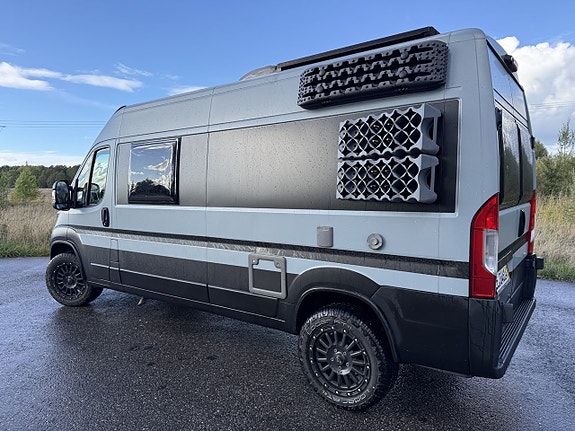Malibu 600DB Charming GT Skyview+Clesana toa+Litbatt.320ah+luftfjädring 8 of 25