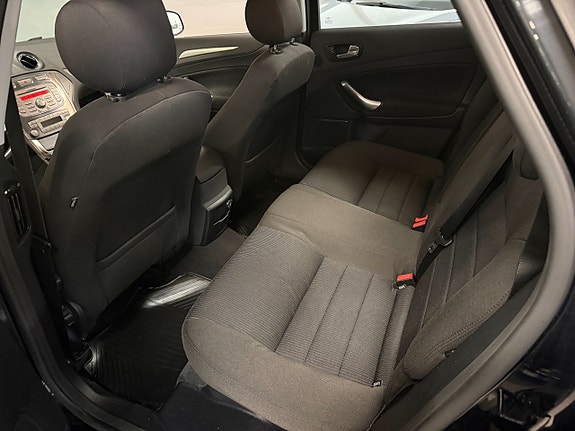 Ford Mondeo 8 of 9