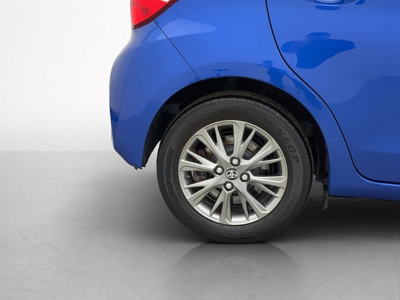 Toyota Yaris 25 of 28