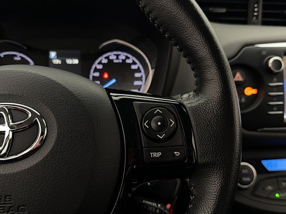 Toyota Yaris 19 of 28