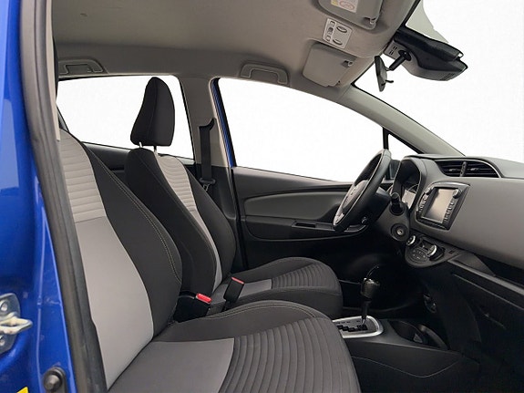 Toyota Yaris 11 of 28