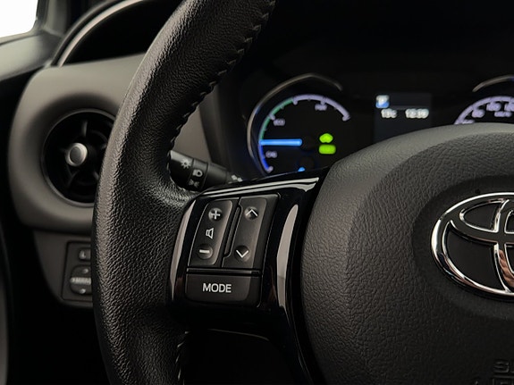 Toyota Yaris 17 of 28