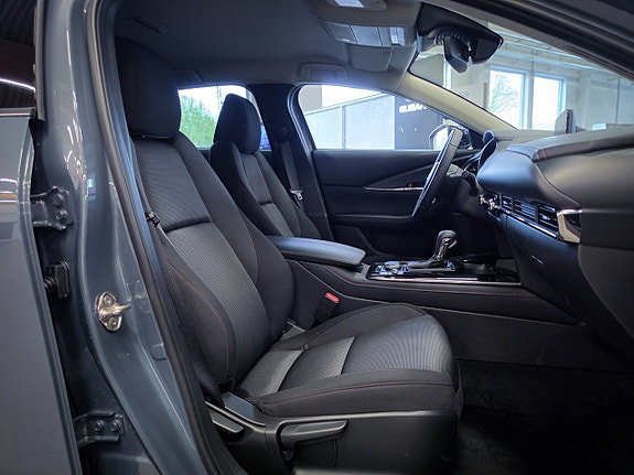Mazda CX-30 8 of 16