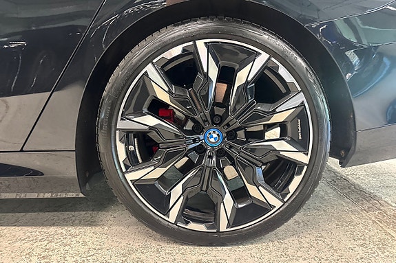 BMW 530e 16 of 19