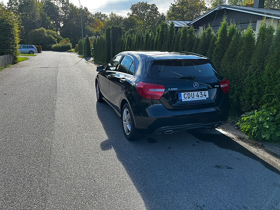 Mercedes-Benz A180 2 of 4