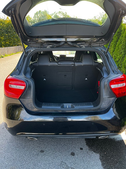 Mercedes-Benz A180 3 of 4