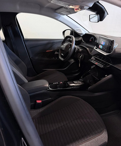Peugeot 208 9 of 11