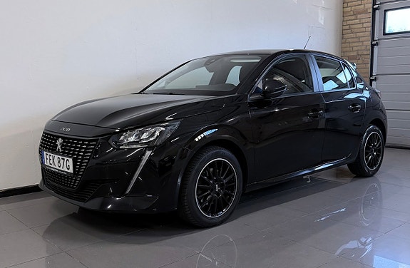 Peugeot 208 2 of 11