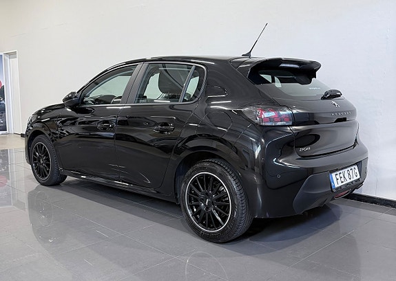 Peugeot 208 3 of 11