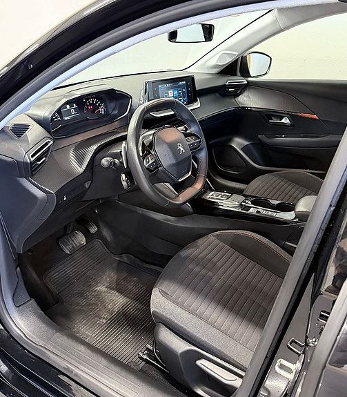 Peugeot 208 7 of 11