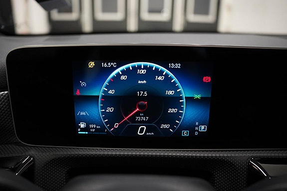 Mercedes-Benz A220 11 of 18