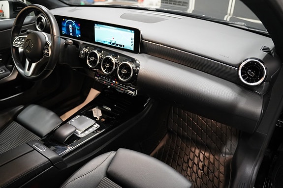 Mercedes-Benz A220 8 of 18