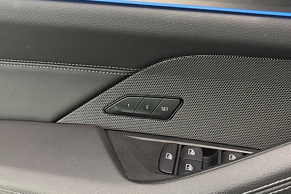 BMW i4 16 of 20