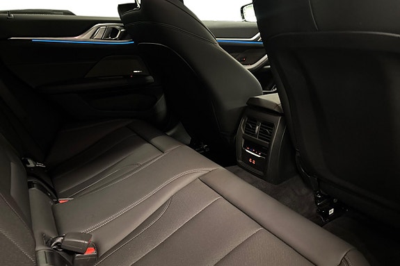BMW i4 7 of 20