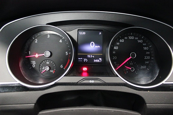 Volkswagen Passat 14 of 24