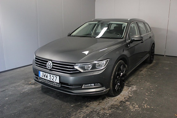 Volkswagen Passat 2 of 24