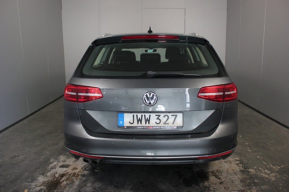 Volkswagen Passat 6 of 24