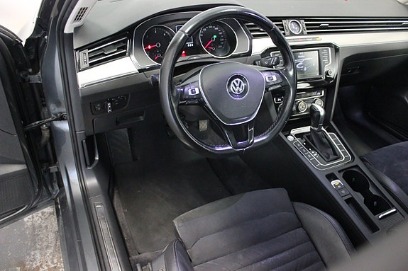Volkswagen Passat 23 of 24