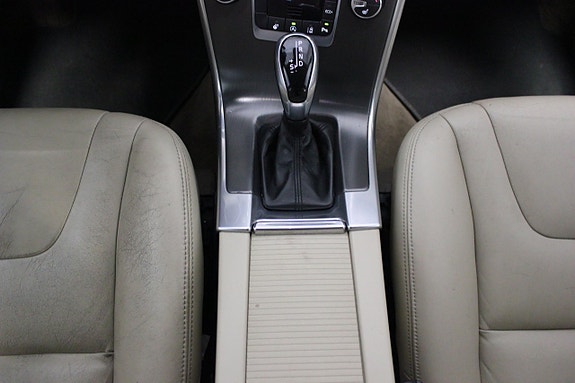 Volvo XC60 19 of 21