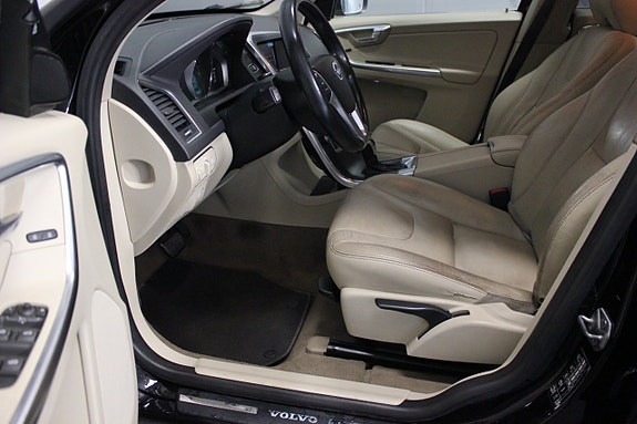 Volvo XC60 8 of 21