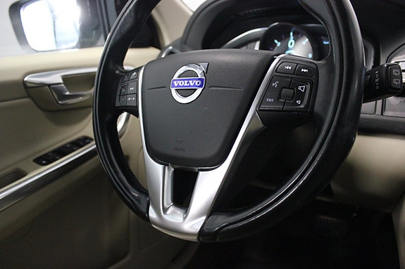 Volvo XC60 16 of 21