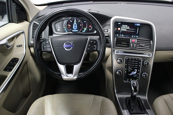 Volvo XC60 13 of 21