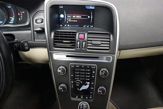 Volvo XC60 17 of 21