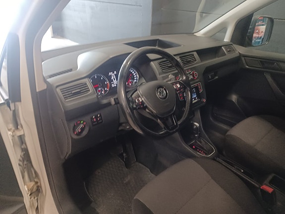 Volkswagen Caddy Maxi 9 of 15