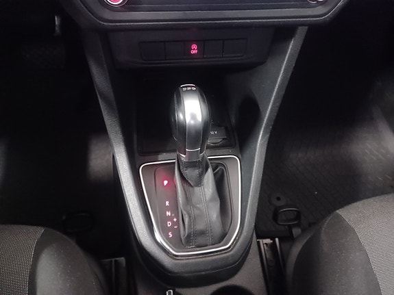 Volkswagen Caddy Maxi 12 of 15