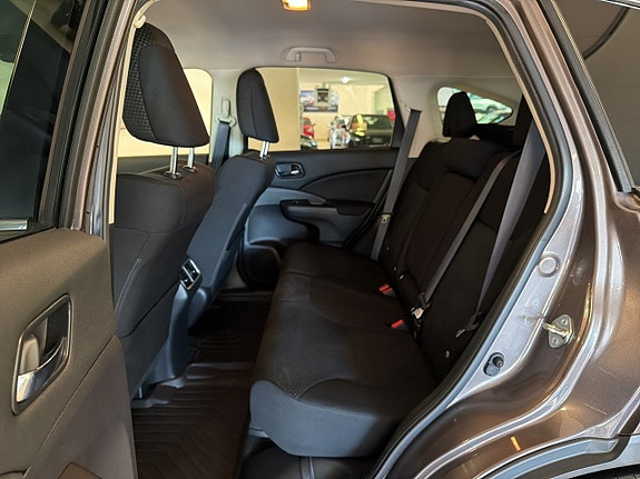 Honda CR-V 10 of 17