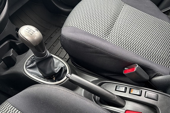 Nissan Micra 22 of 27