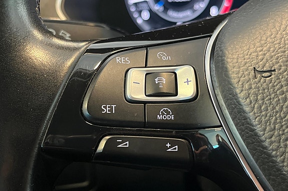 Volkswagen Tiguan 14 of 30