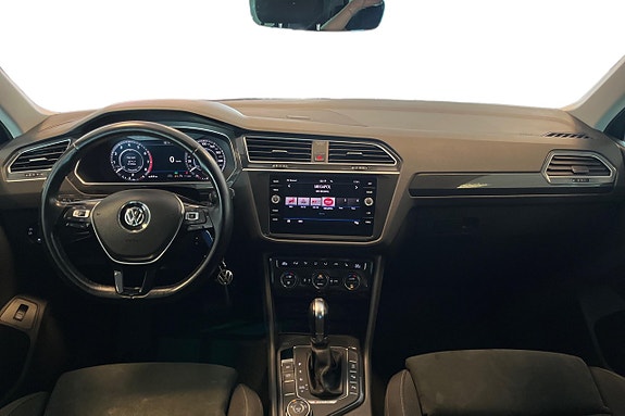 Volkswagen Tiguan 12 of 30