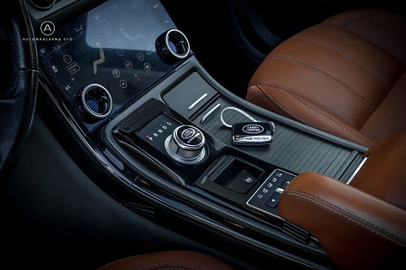 Land Rover Range Rover Sport 13 of 26