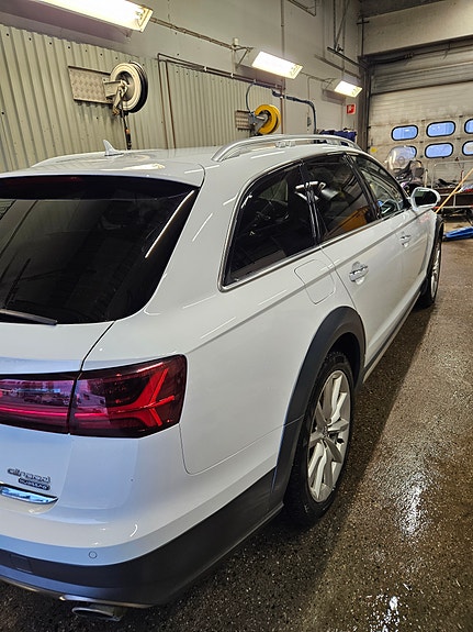 Audi A6 allroad 9 of 16