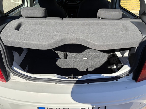Volkswagen UP! 9 of 10