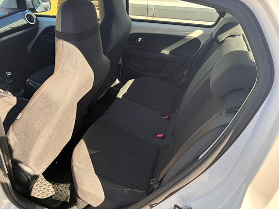 Volkswagen UP! 8 of 10