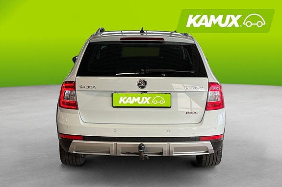 Skoda Octavia Scout 5 of 17