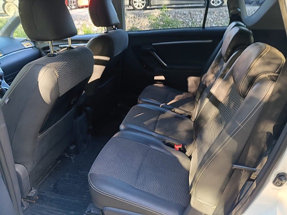 Toyota Verso 17 of 19