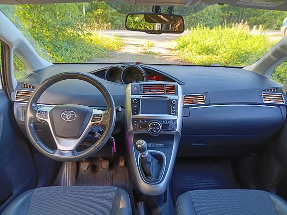 Toyota Verso 9 of 19