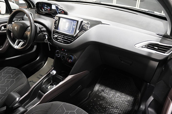 Peugeot 2008 8 of 16