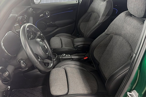 MINI Cooper S 17 of 22