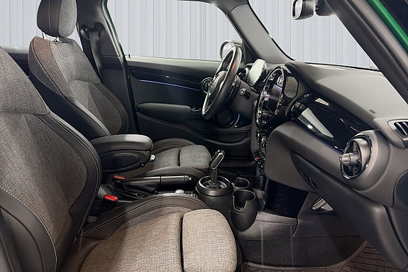 MINI Cooper S 18 of 22