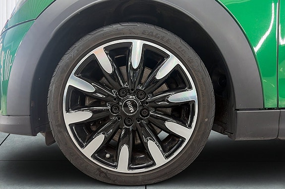 MINI Cooper S 9 of 22