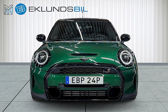 MINI Cooper S 8 of 22