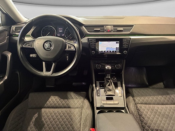 Skoda Superb 7 of 14