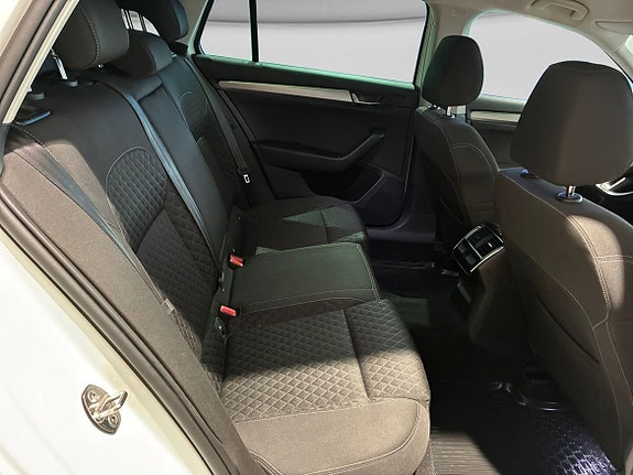 Skoda Superb 10 of 14